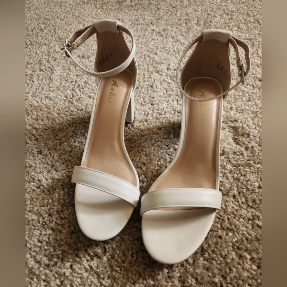 Ankis White Heels